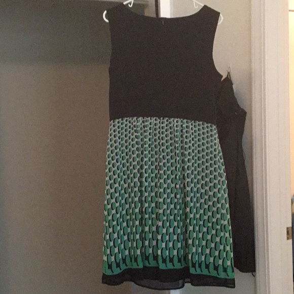 Navy/Green/White Knee length dress with navy belt - Picture 2 of 2